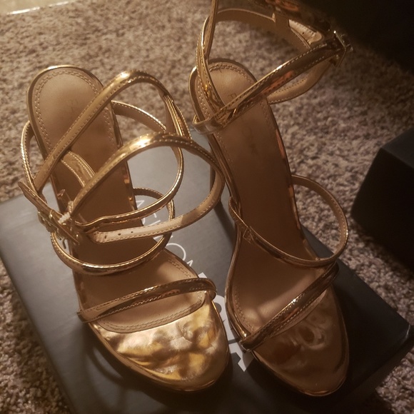 Fashion Nova heels - Picture 2 of 4